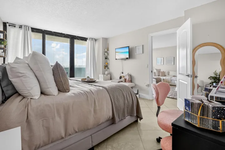 20 Bedroom 03