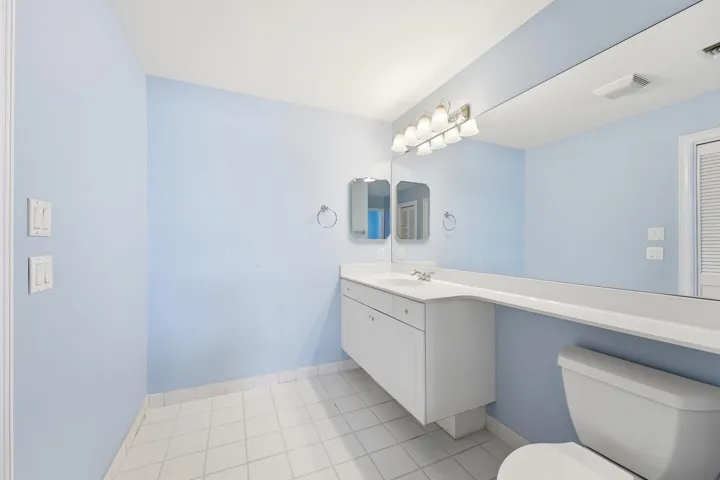 2nd bathroom