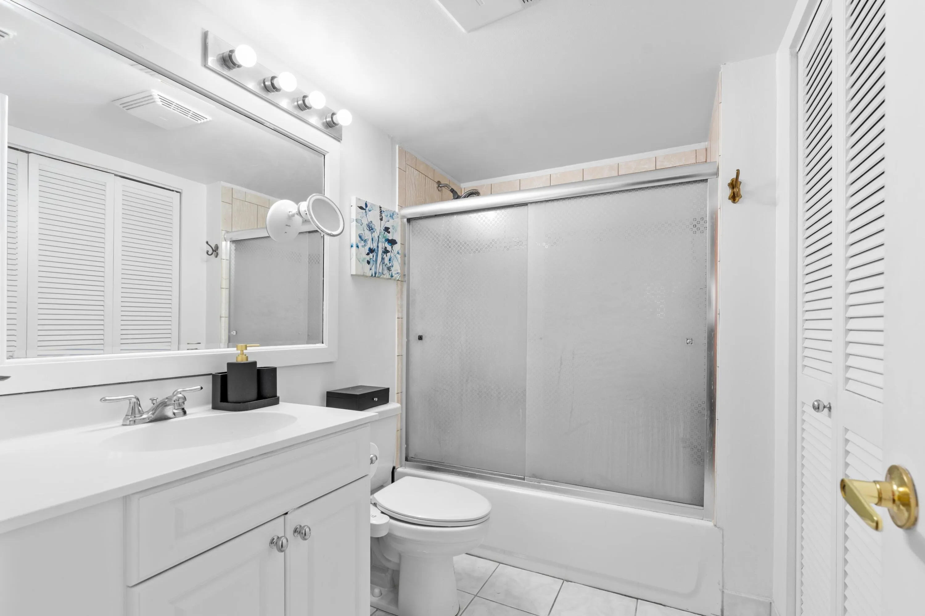 5501 NW 2nd Avenue 213 bathroom