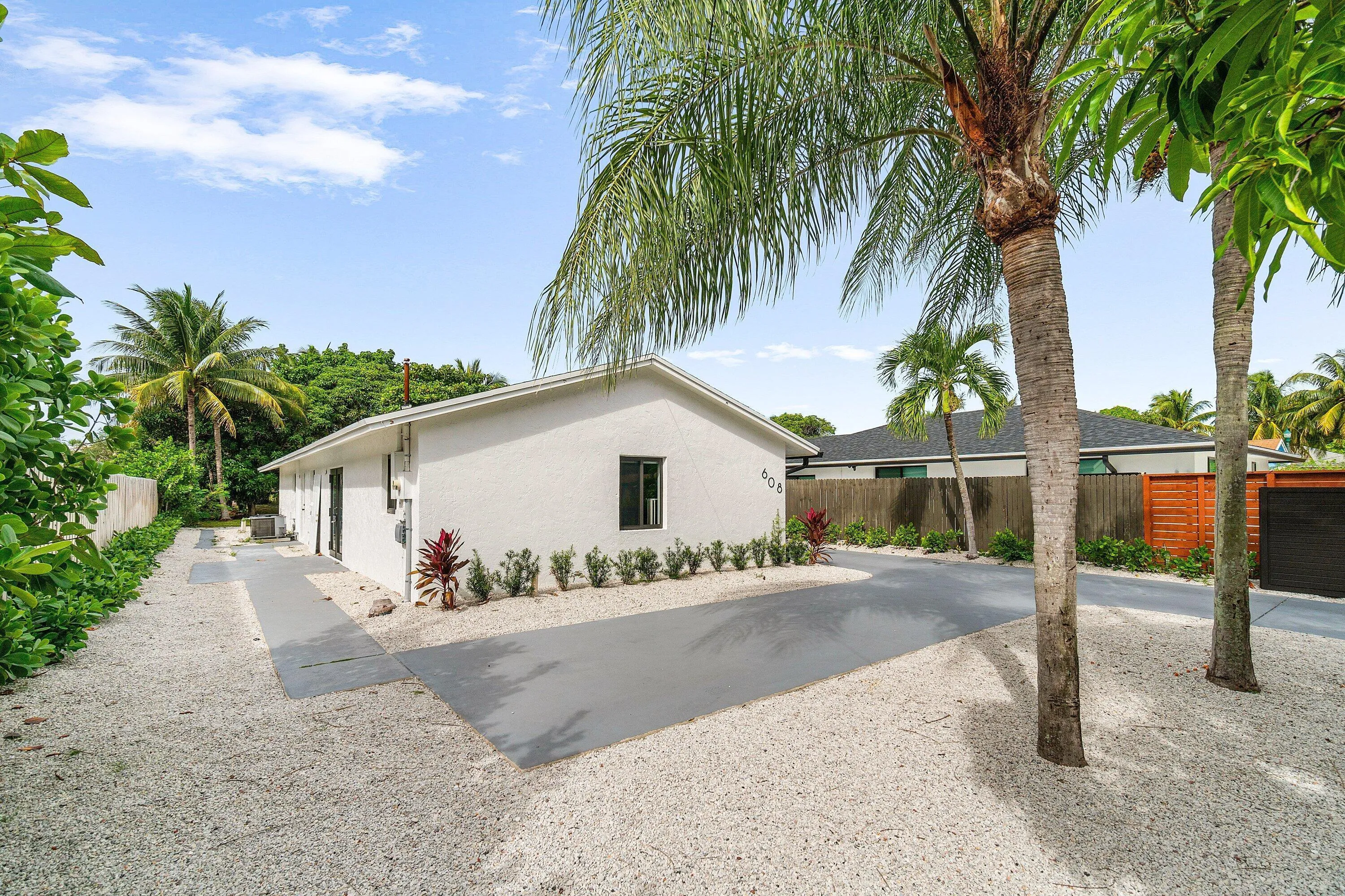 006-608Southeast2ndAvenue-DelrayBeach-FL
