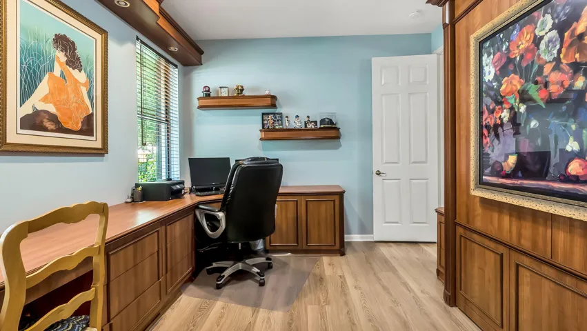 Bedroom/Office Built in Murphy Bed