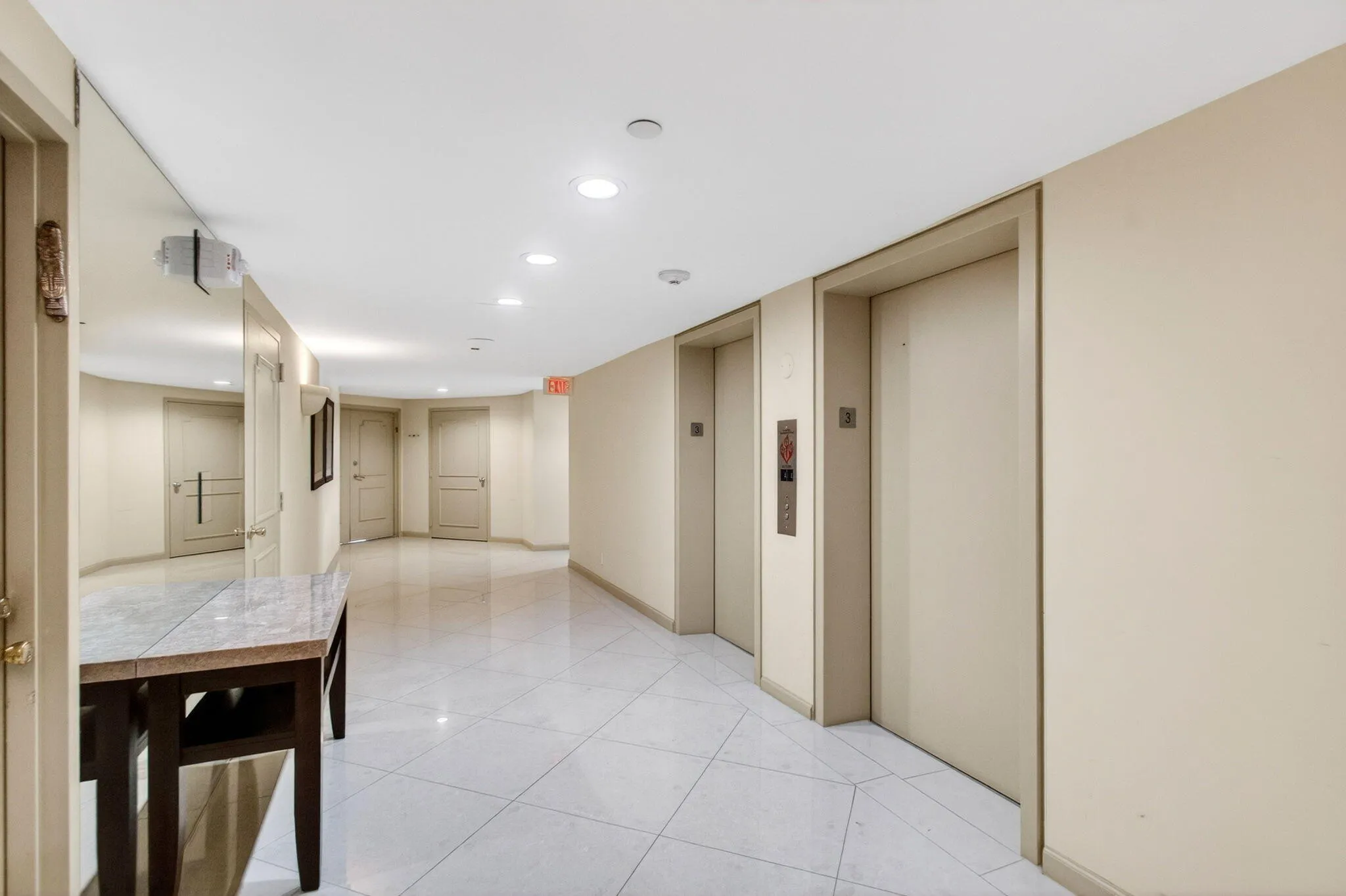 Only 3 units on Floor per Lift
