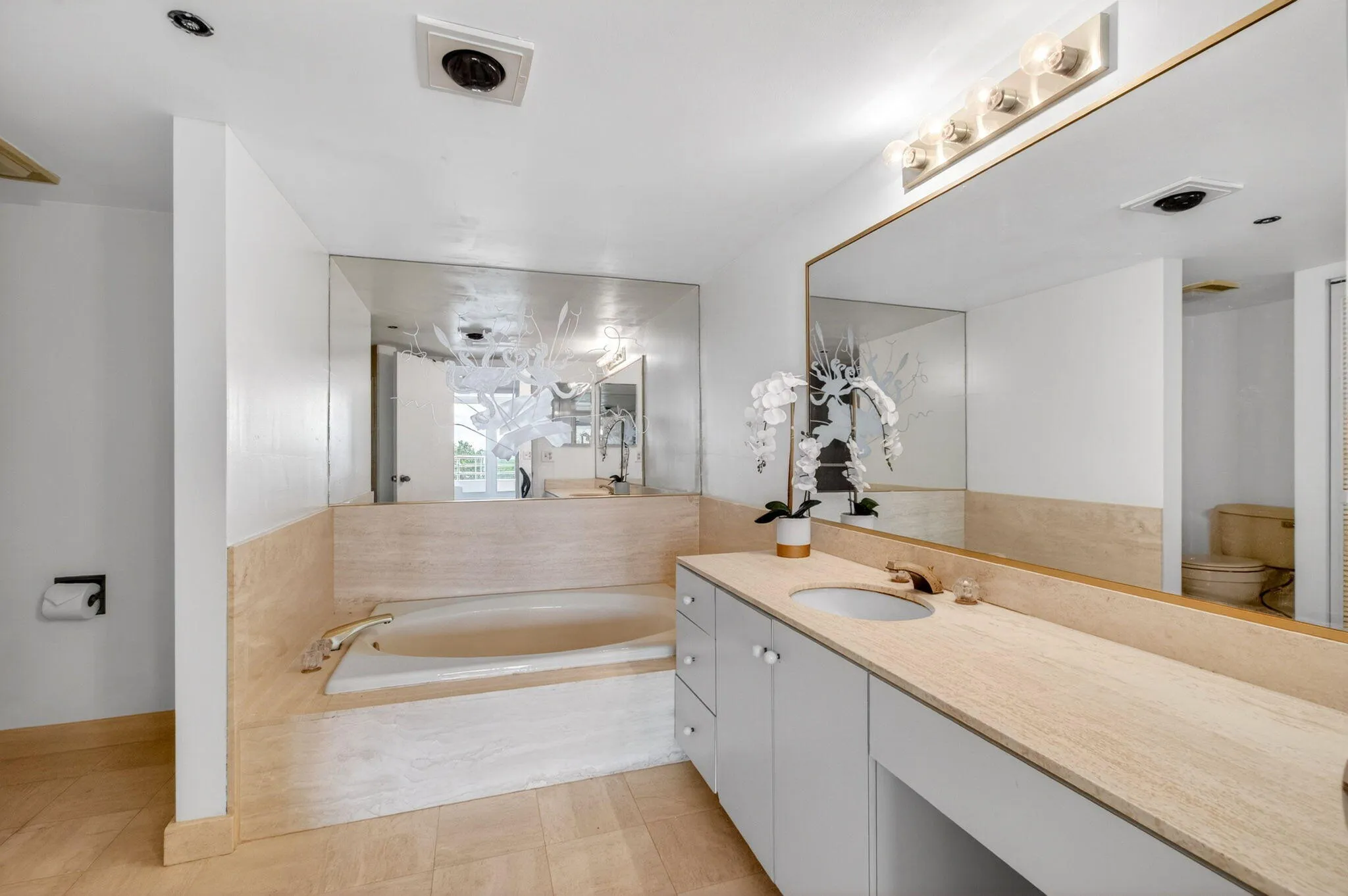 Tub & Shower Master Bath