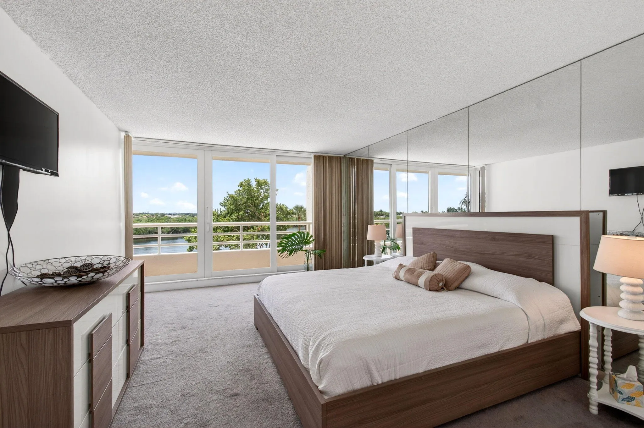Master with View of Intracoastal