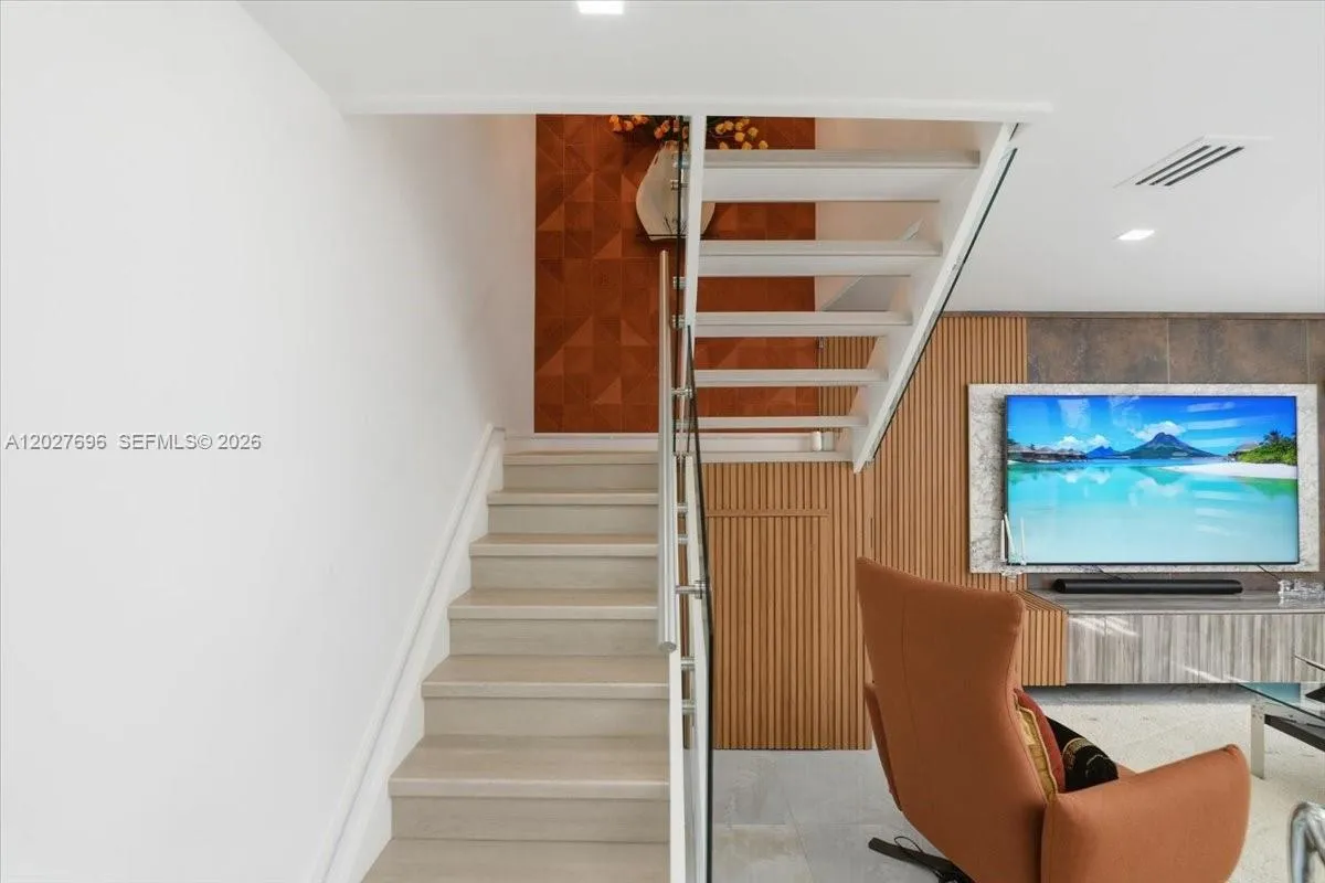 Property photo 110