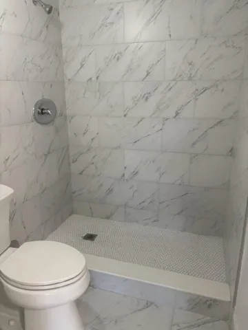 MASTERBATHROOM