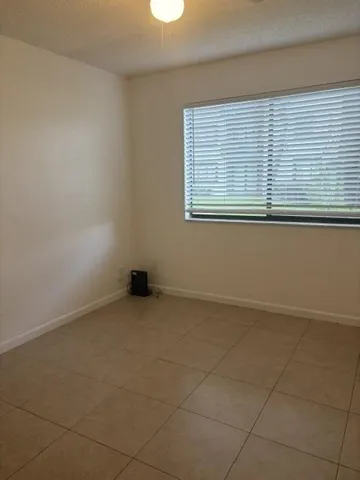 MASTERBEDROOM 1