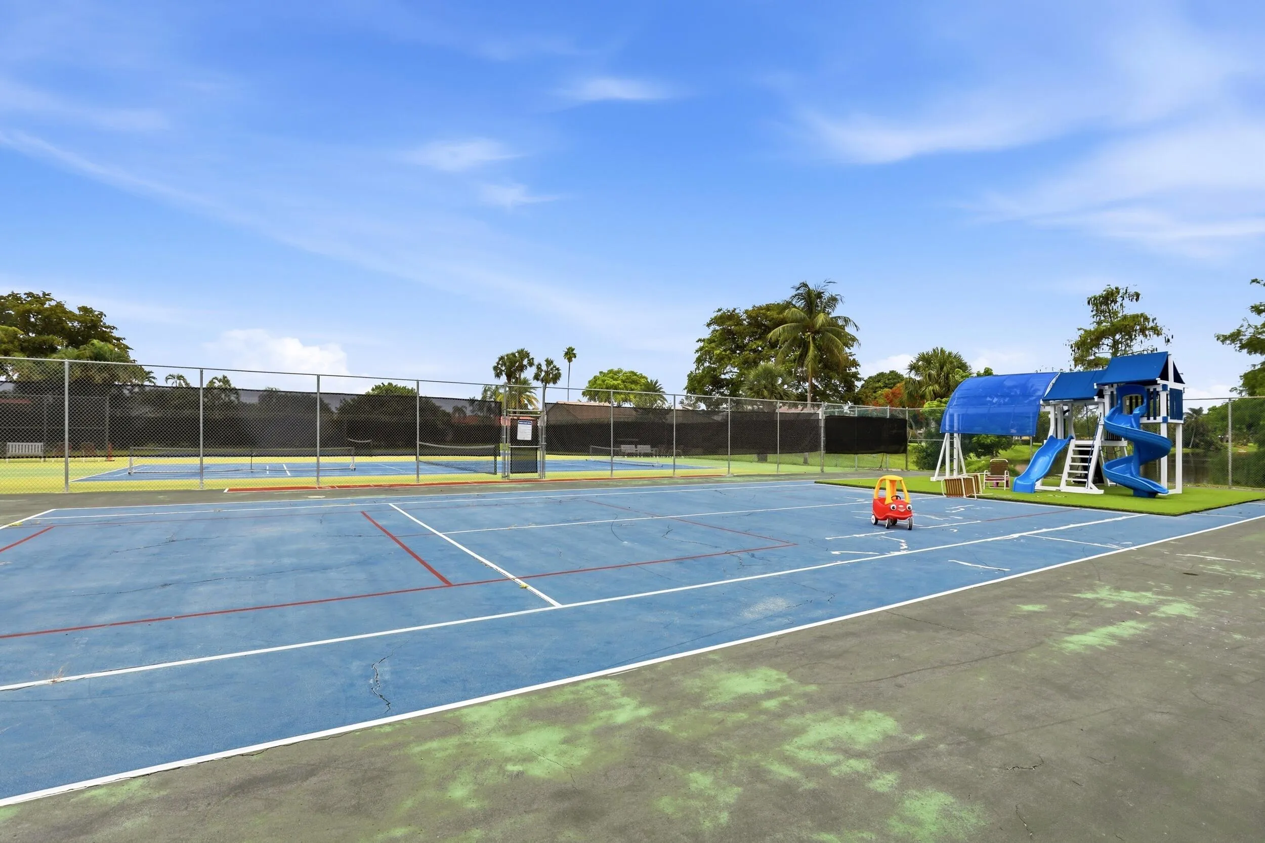 PLAY AREA