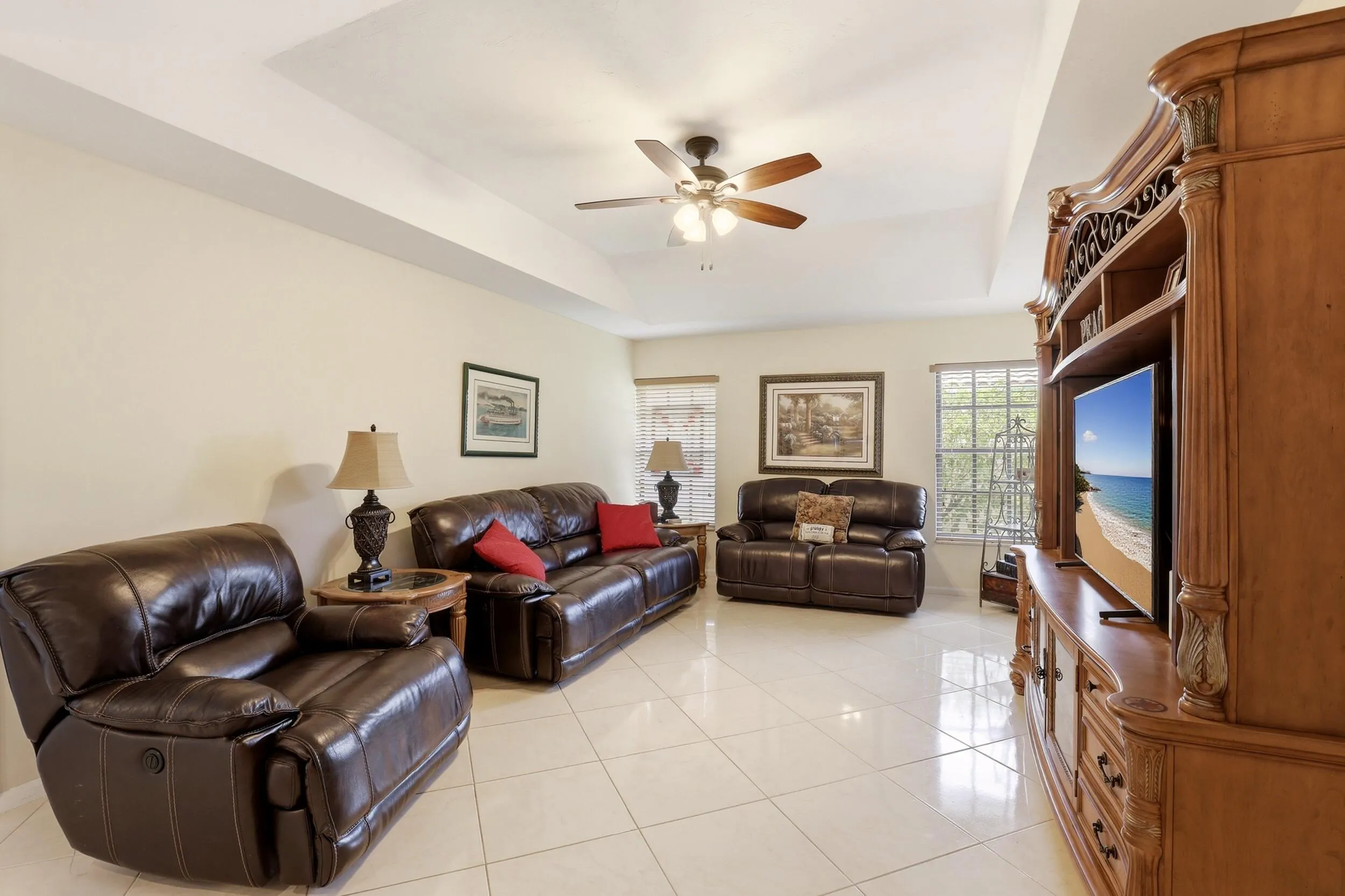 COULD BE A 3RD BEDROOM