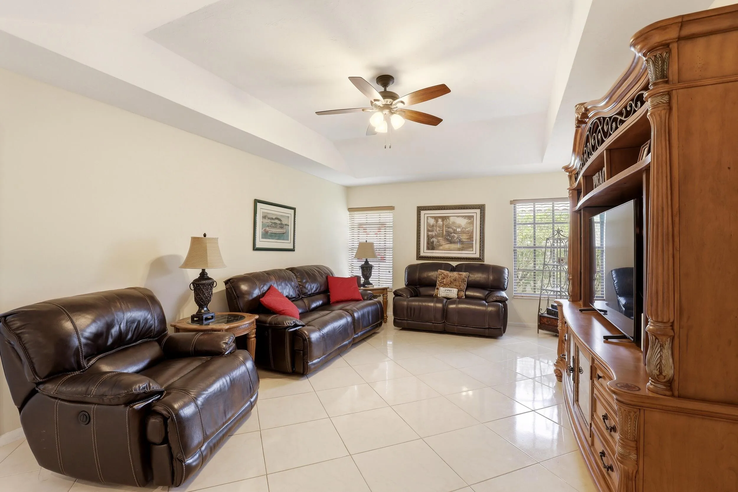 TRAY CEILING