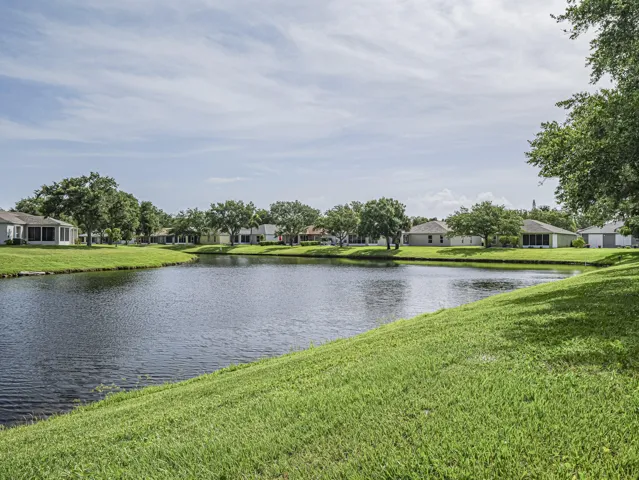 40 Waterford Lakes