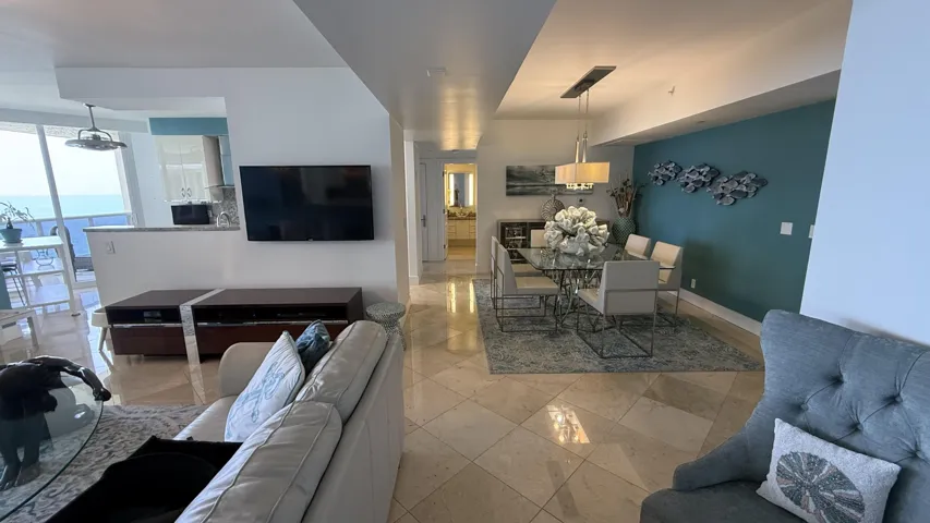 Living /Dinning Room