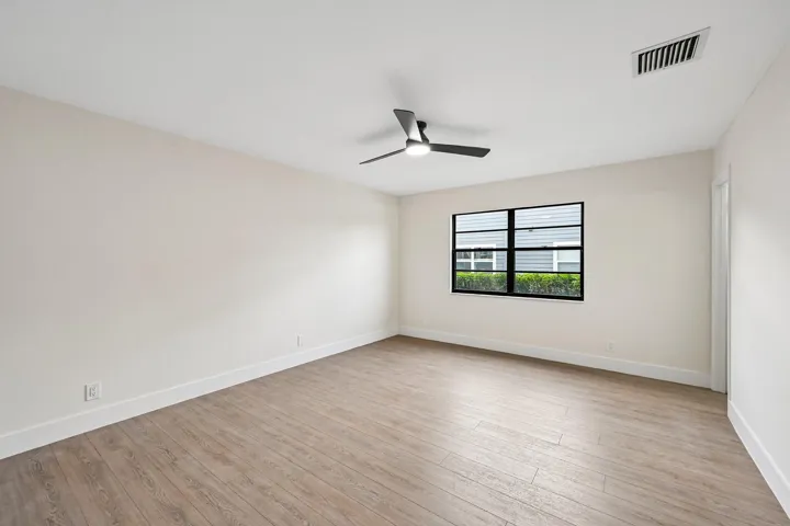 14-web-or-mls-SE Hobe Ridge Ave-S2905-01