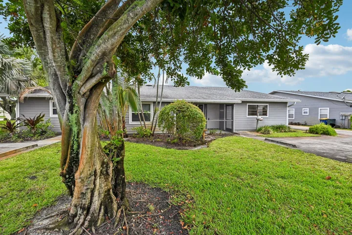 26-web-or-mls-SE Hobe Ridge Ave-S2905-02