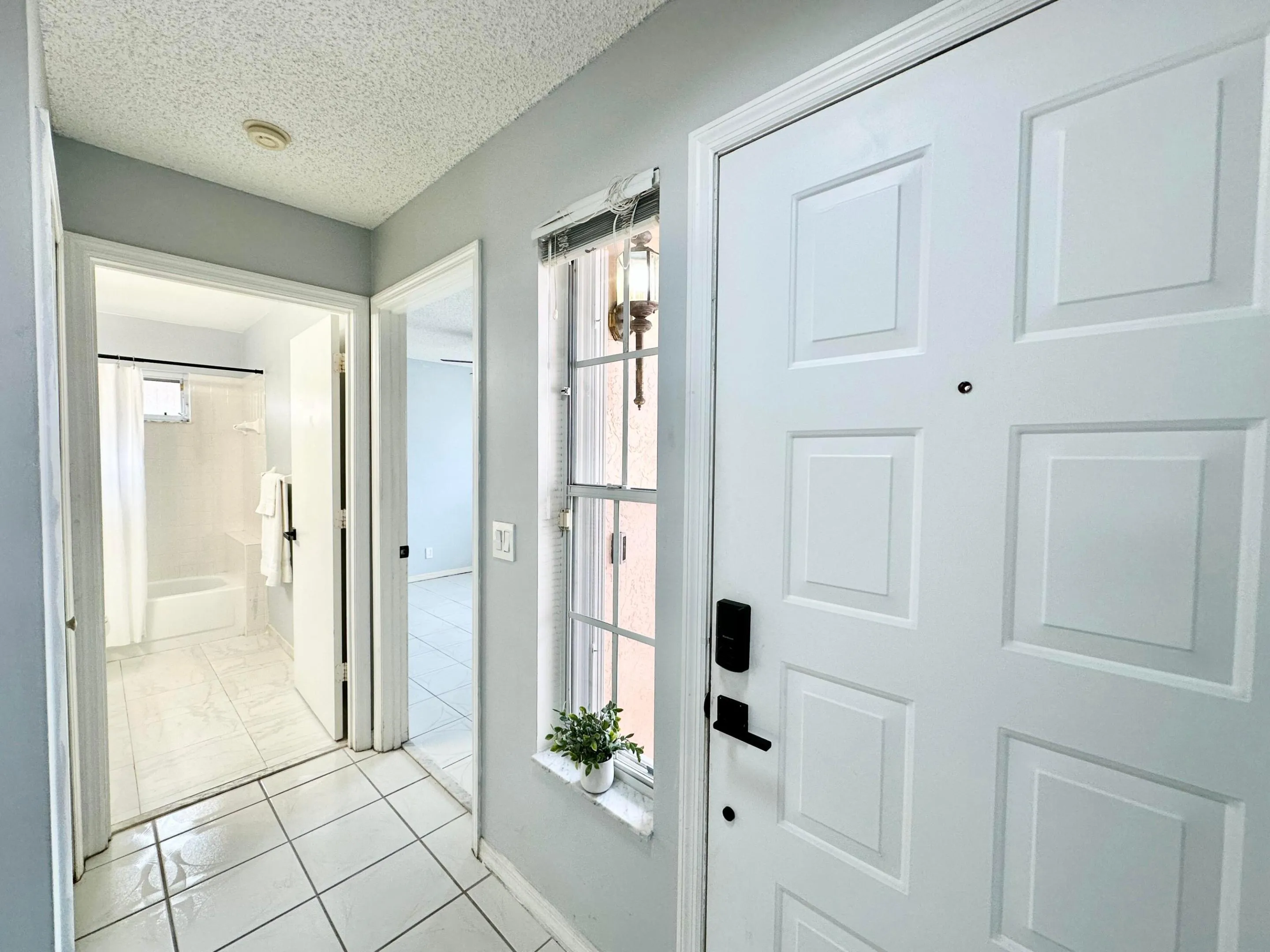 Entry/bedroom 2/bathroom 2