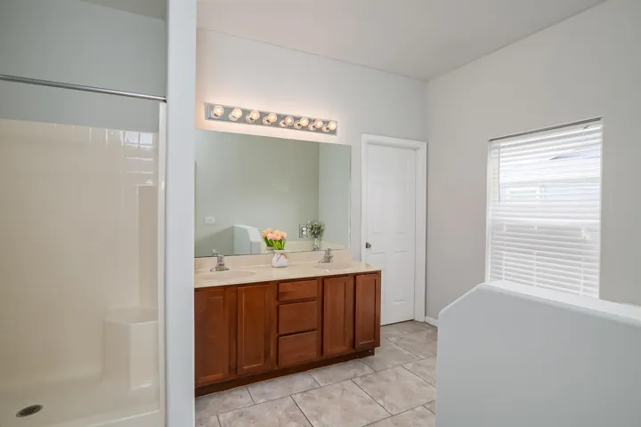 232Aldoro-17