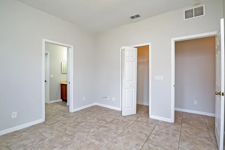 232Aldoro-24