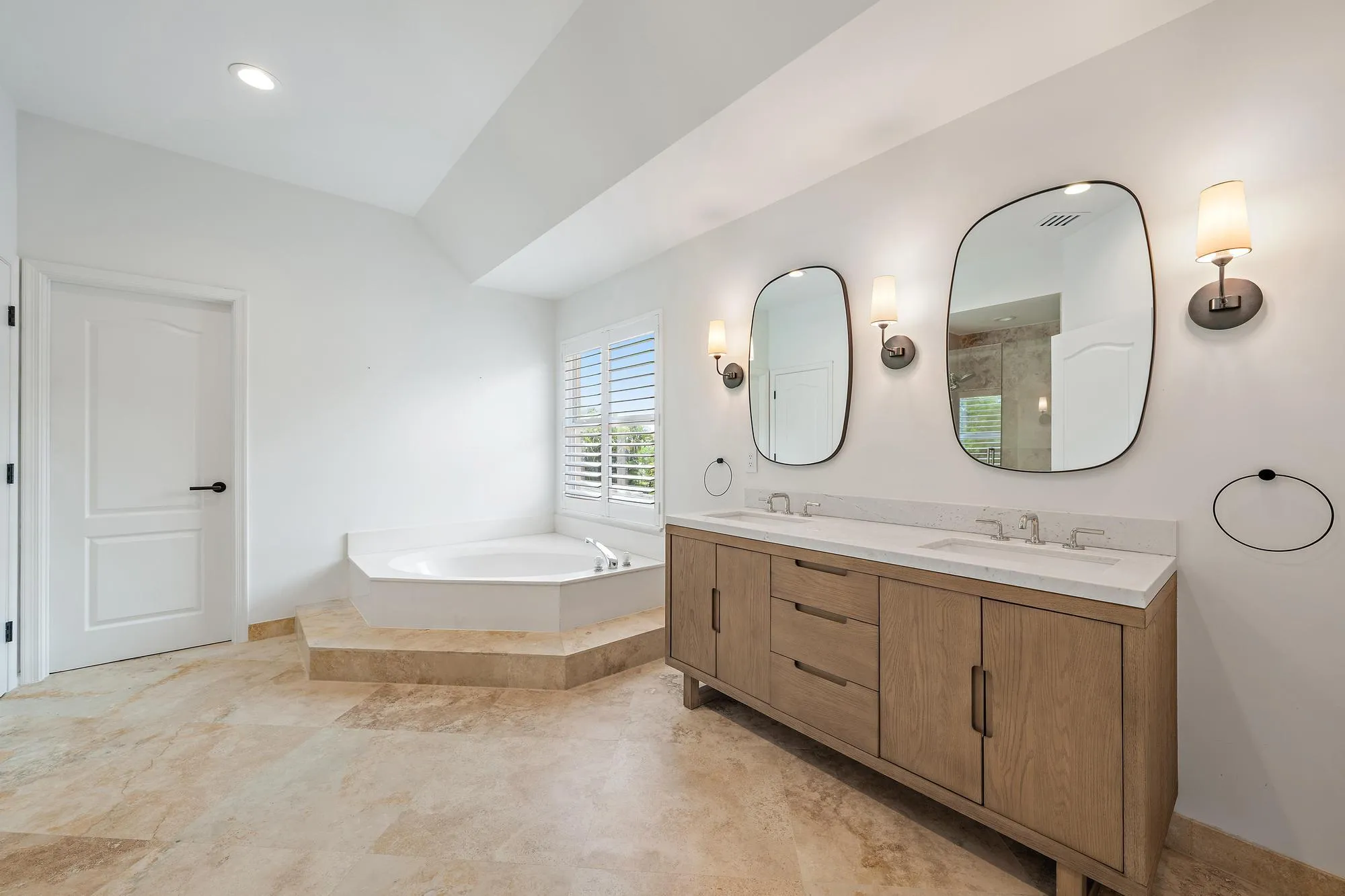 Primary Bathroom (Upstairs)