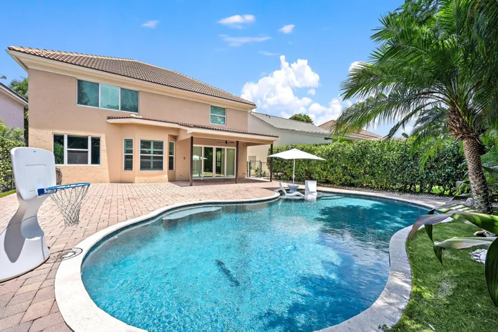 Pool / Backyard