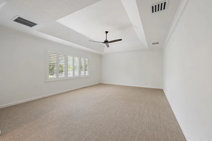 Primary Bedroom (Upstairs)