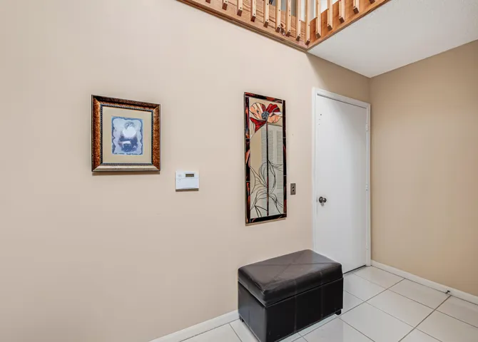 Foyer/Elevator
