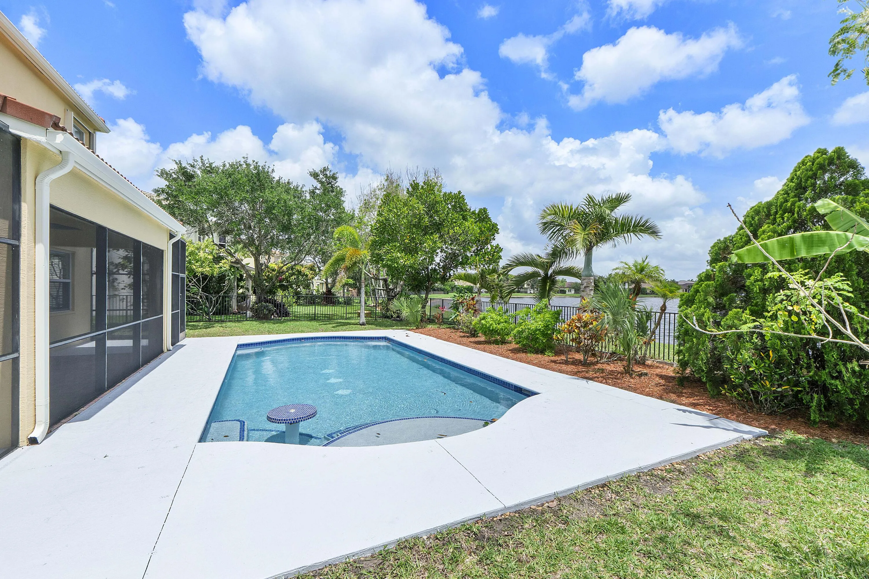 2392 Bellarosa Cir_015