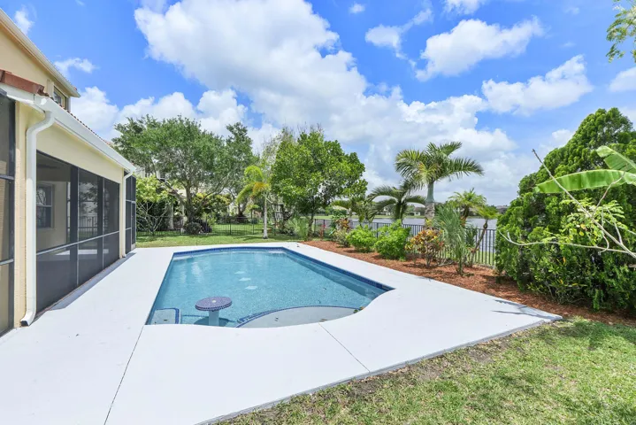 2392 Bellarosa Cir_015