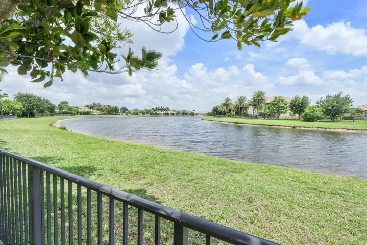 2392 Bellarosa Cir_023