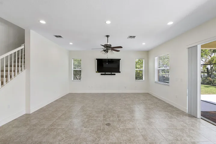 2392 Bellarosa Cir_045