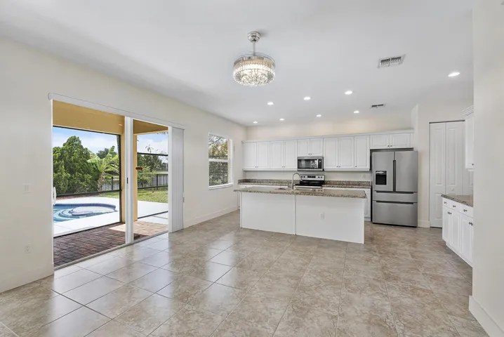 2392 Bellarosa Cir_038