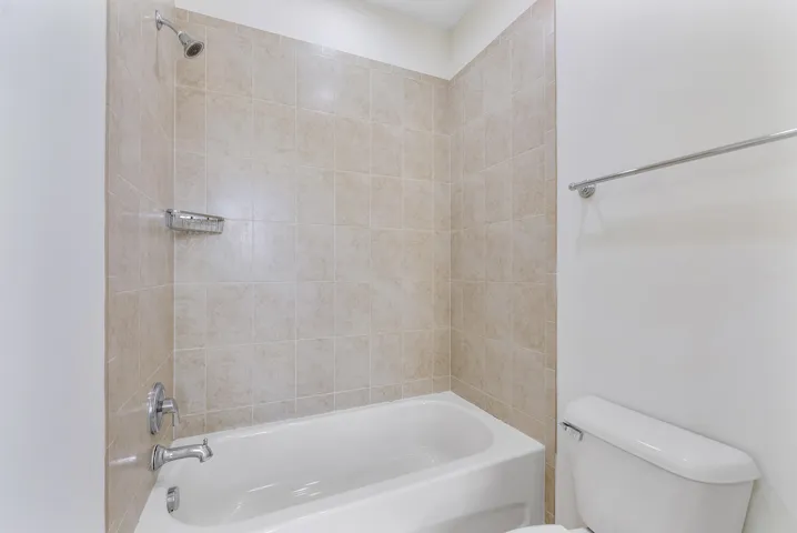 2392 Bellarosa Cir_063