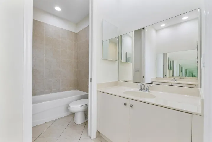 2392 Bellarosa Cir_061