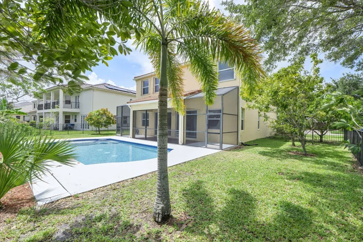 2392 Bellarosa Cir_018