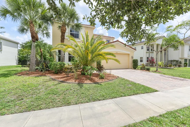 2392 Bellarosa Cir_005