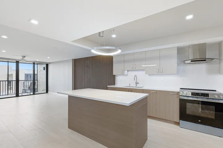 Kitchen-Livingroom