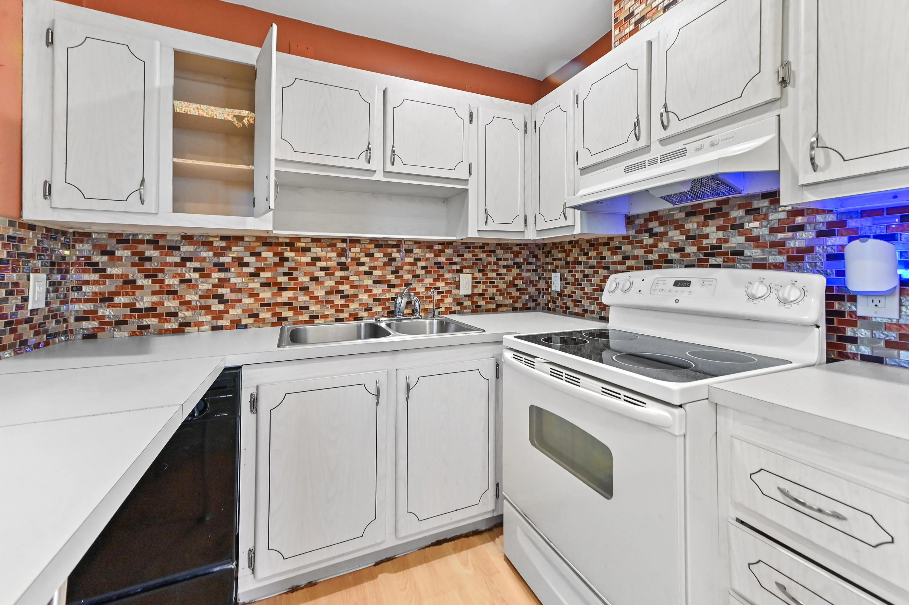 11 Kitchen 02