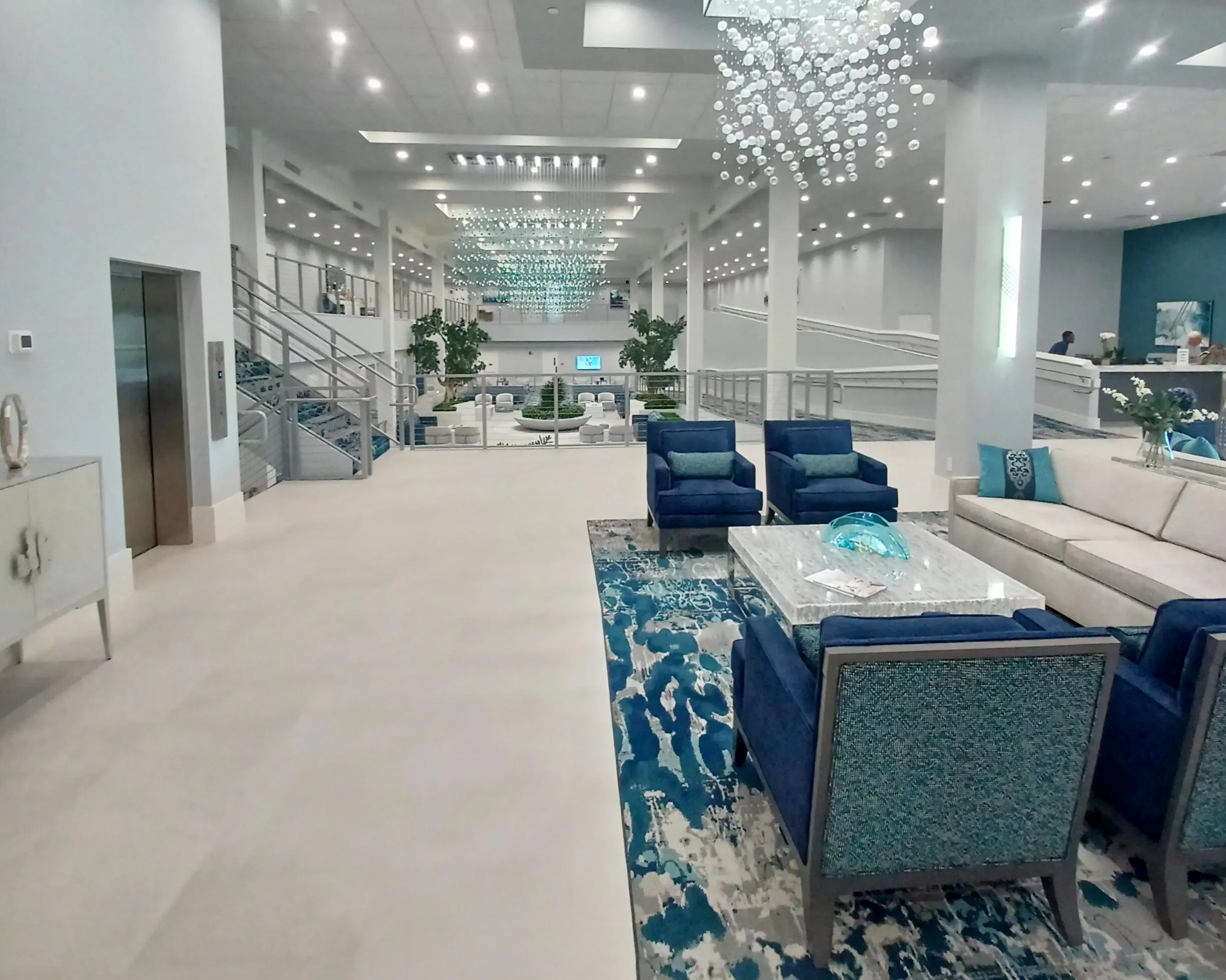 Atrium 8