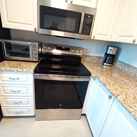 Flat-Top Electric Range
