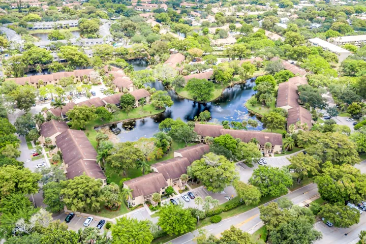 3123 CARAMBOLA CIR-40