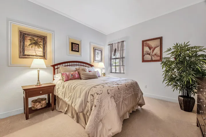 Guest bedroom