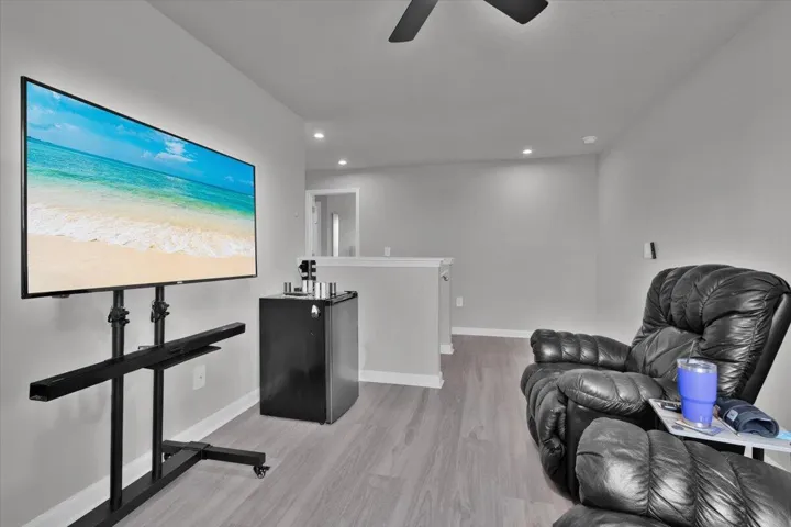 Additional living area on 2nd floor