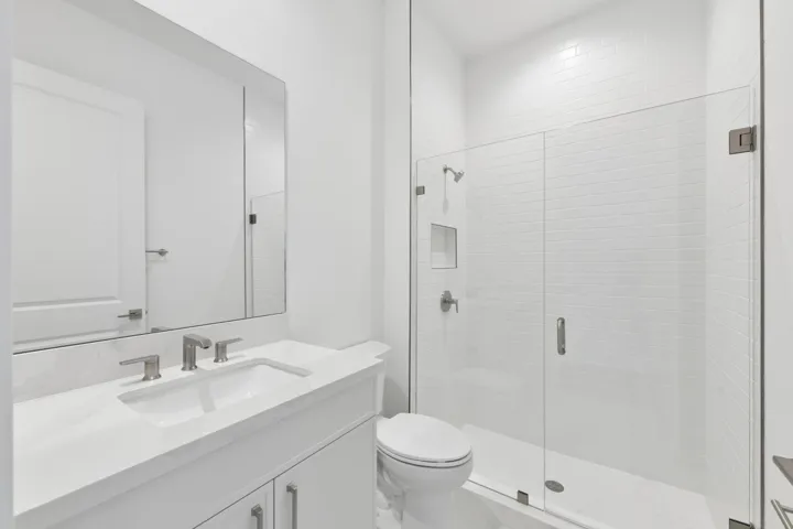 PRIVATE GUEST BATHROOM