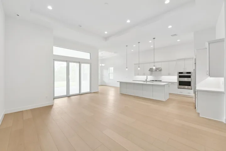 KITCHEN - GREAT ROOM