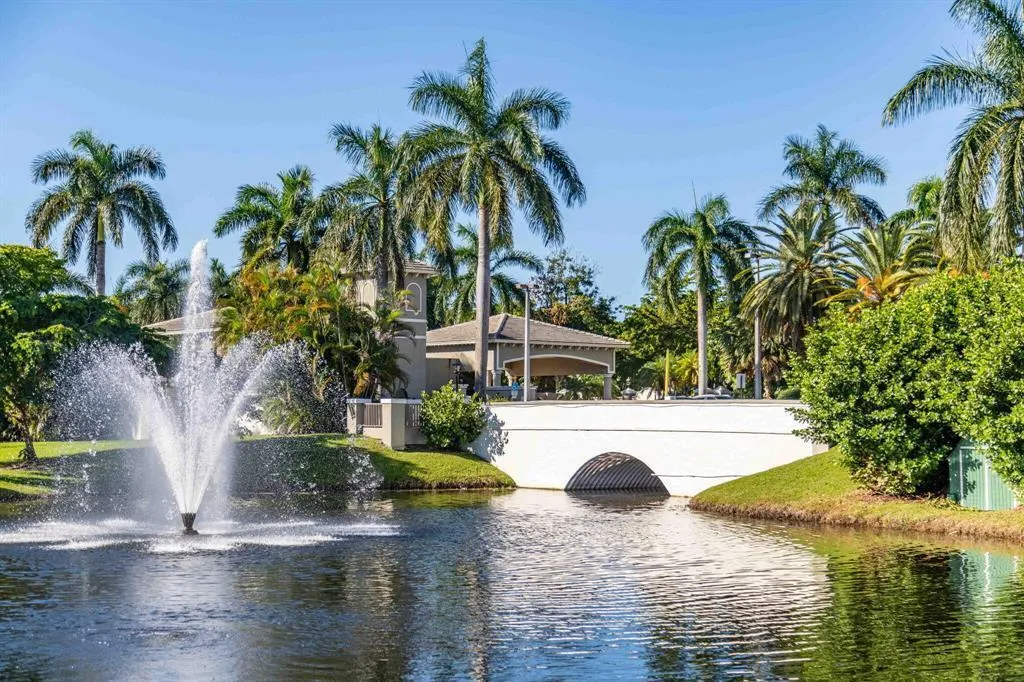 Entrance Coconut Creek Bridge