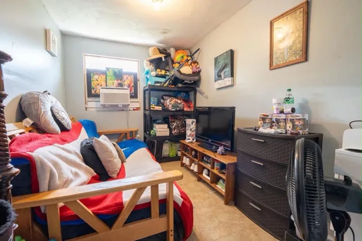13-bedroom-futon