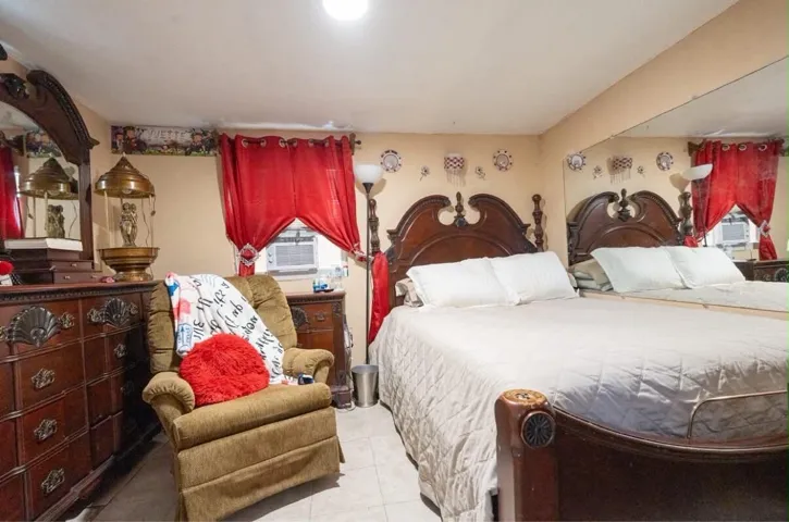 11-bedroom-master