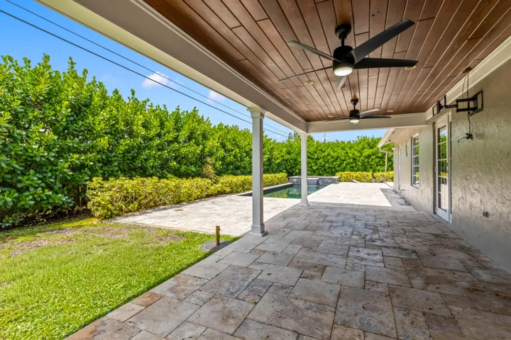 Wood lined roof and FAn