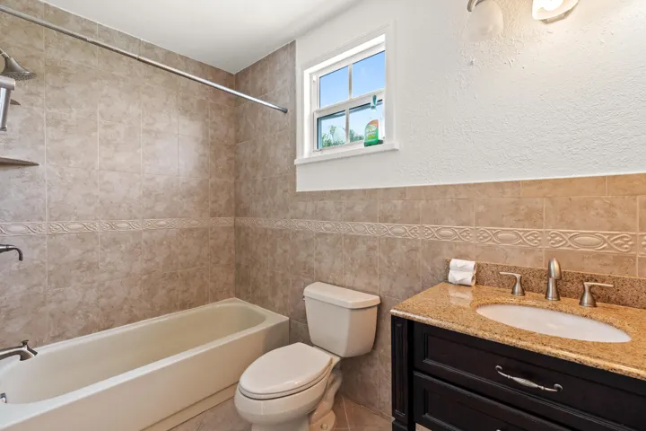 2nd Floor Bath
