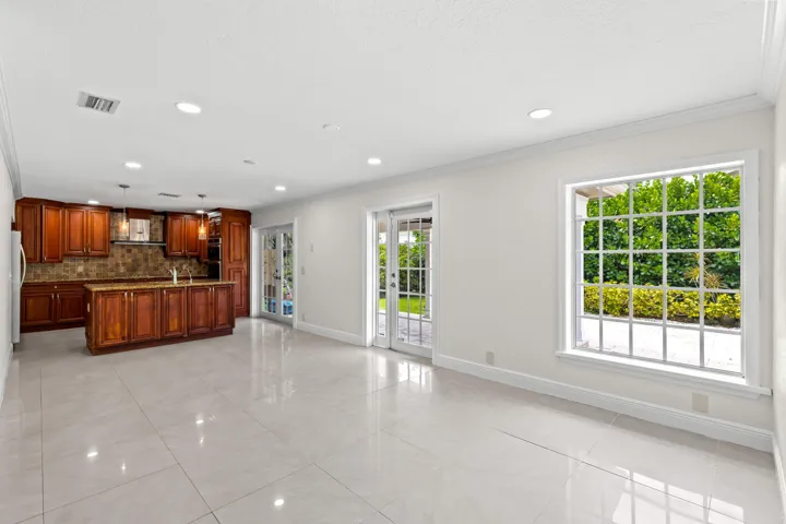 Kitchen 6