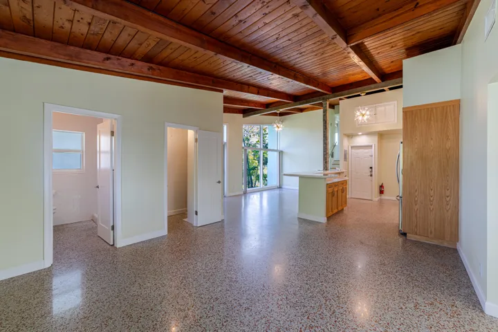 Livingroom-Kitchen